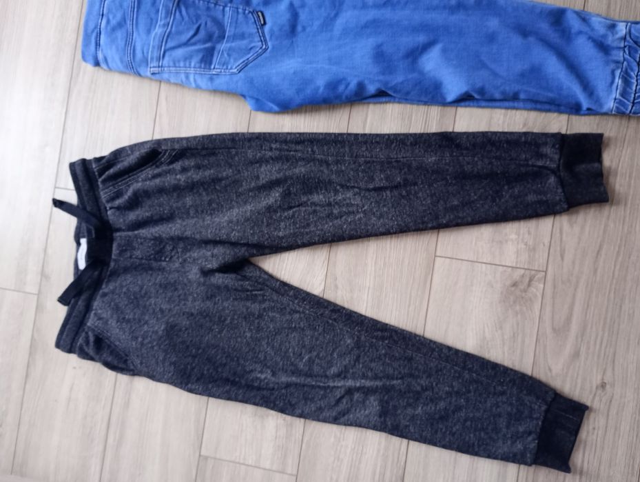 Dwie pary spodni Reserved 146