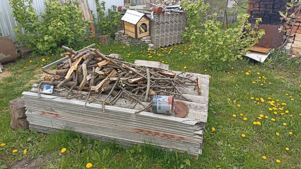 Шифер цілий 60 шт не цілий 50шт