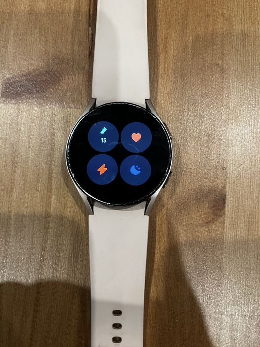 Galaxy Watch 4 - Pink Gold