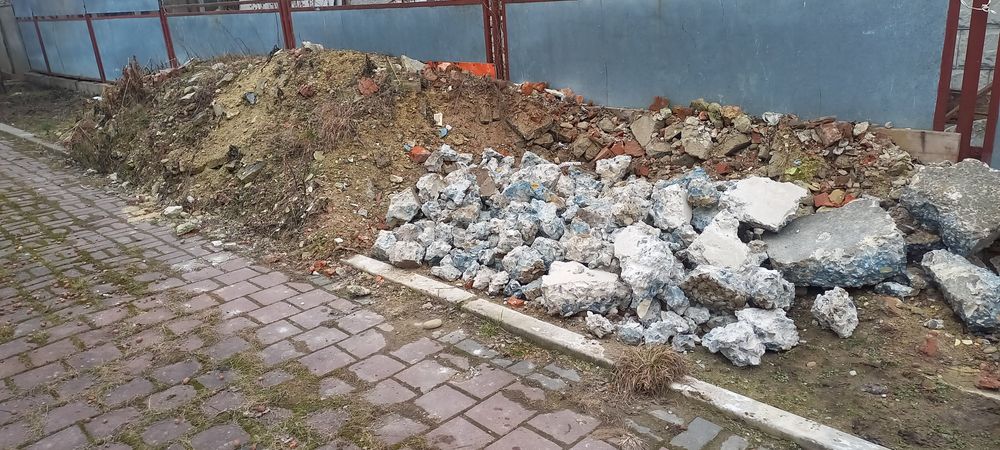 Будівельне сміття на підсипку безкоштовно.