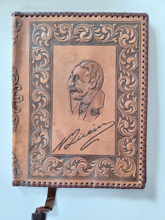 Capa Escolar Vintage Pele Genuína anos 50/60- Eça de Queiroz
