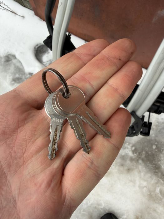 Велокріплення Thule 591 на дах авто ( крпеление для велосипеда thule )