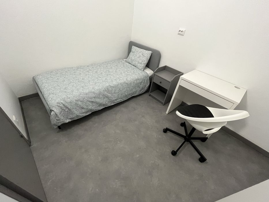 Aluguer de quarto individual em Algés, 320€