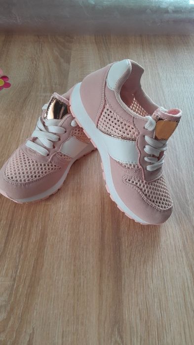 Кросівки для дівчинки