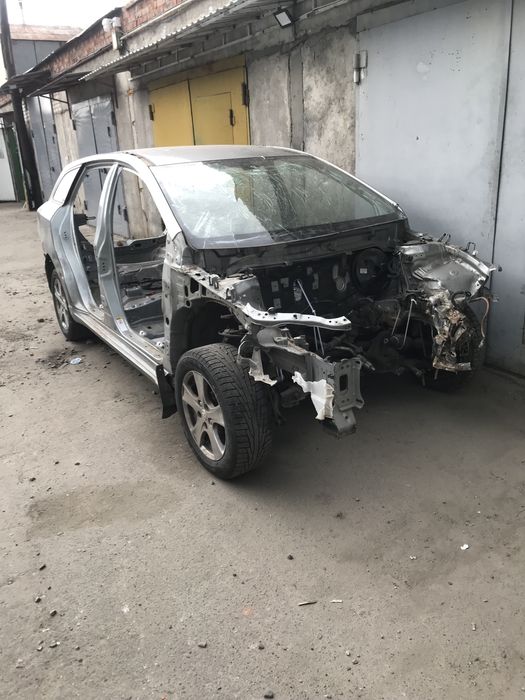 TOYOTA AVENSIS 2011 рік 2.0 дизель