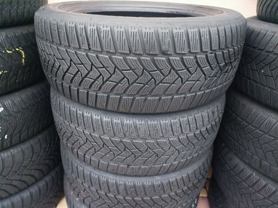 Комплект зимових шин 205/50 R17  Dunlop