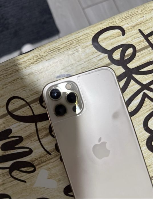 Iphone 12 Pro Dourado