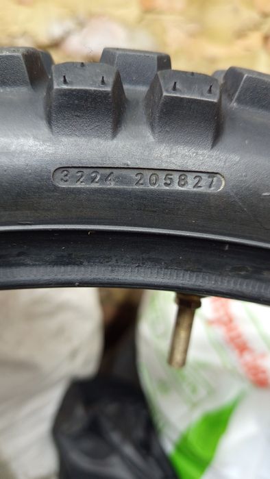 Шина, покрышка на мото эндуро