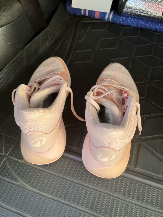 Ofereço 2 pares densapatilhas de basquete