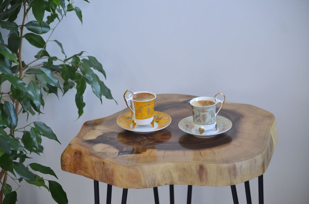Stolik kawowy, plaster drewna, orzech , stolik z żywicy