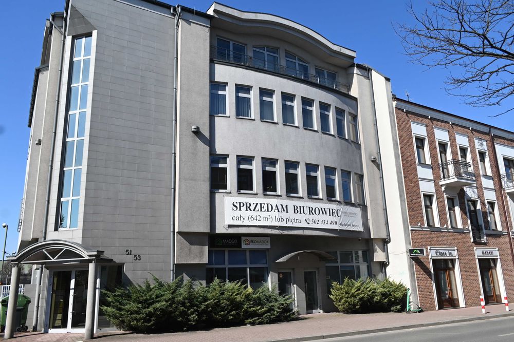 Na sprzedaż budynek usługowo-handlowy z windą, ul. Dąbrowskiego, Częstochowa