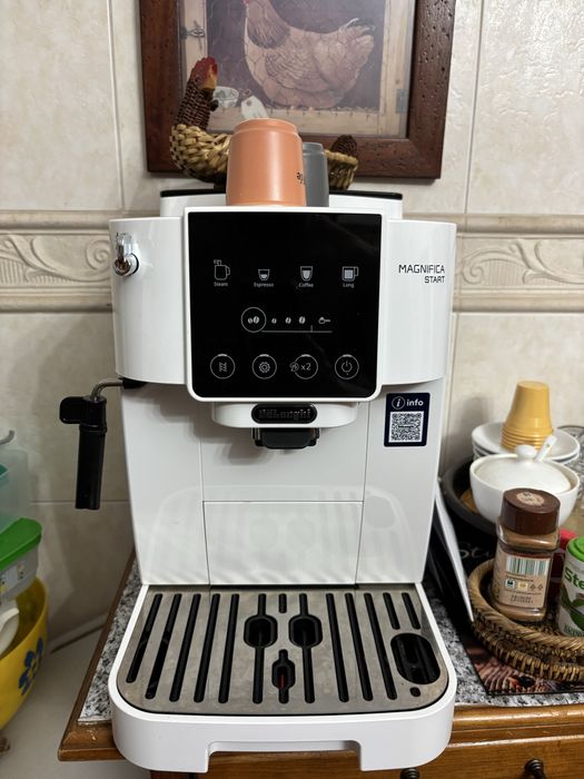 Máquina DeLonghi Magnifica Start