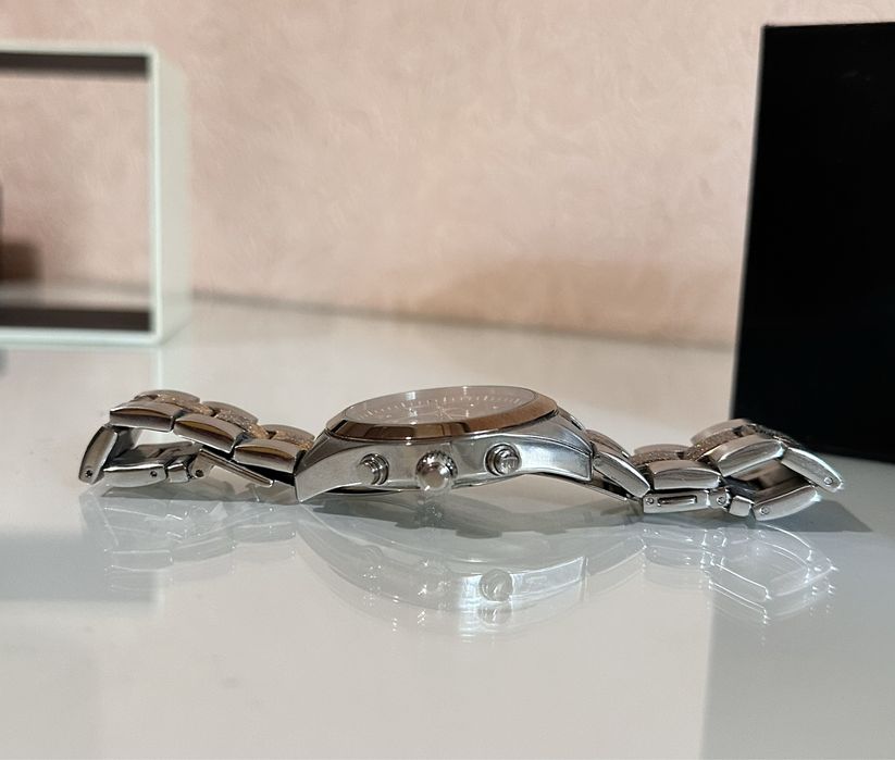 Годинник DKNY
