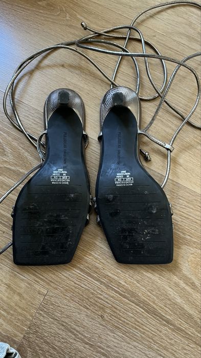 Sandálias de salto alto