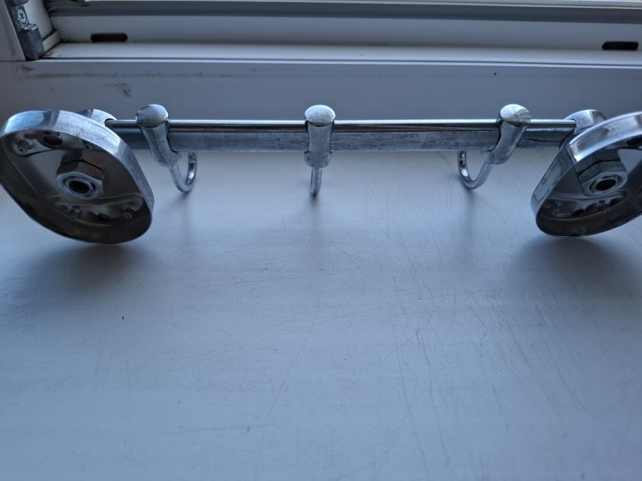 Вешалка для полотенец в ванную