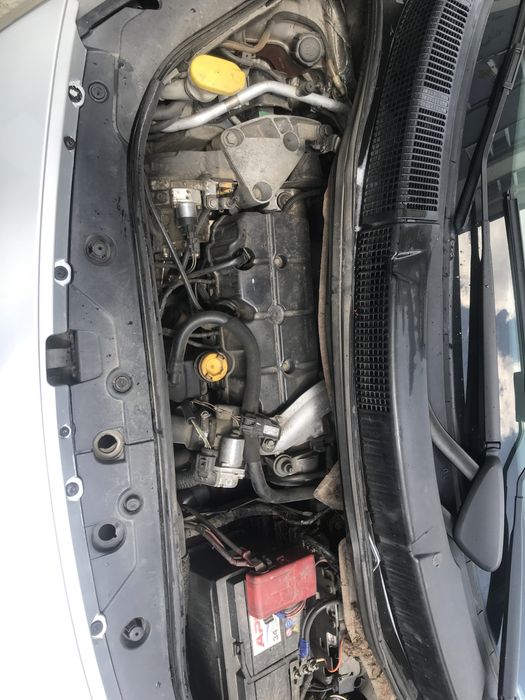 Продається надійний сімейний автомобіль Renault Scenik 2 2005 року.