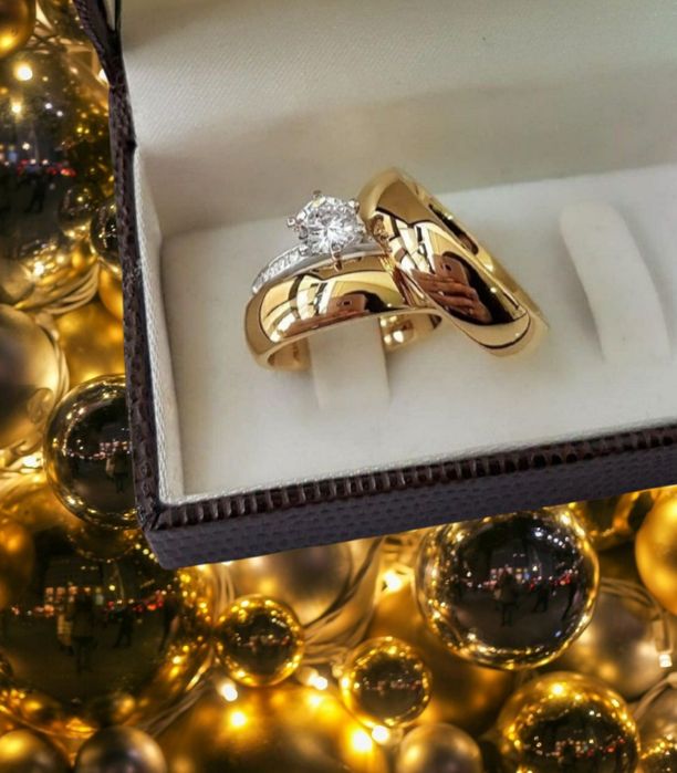 Zdumiewające złote OBRĄCZKI ślubne