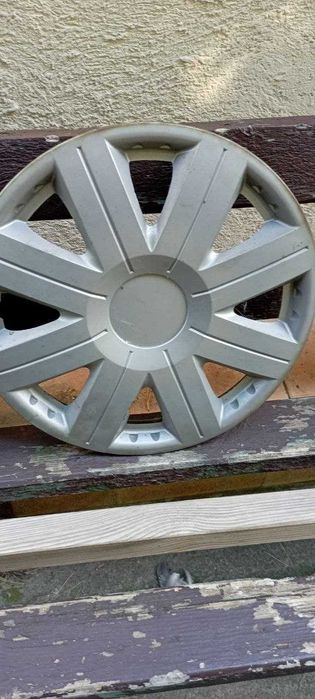 Два різні колпаки для автомобиля  бу  15 дюймів на 14 дюймів  Київ ОБМІН