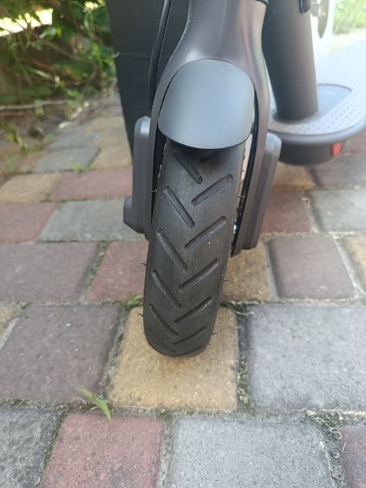 Продам електро самокат MI Electric Scooter 1S