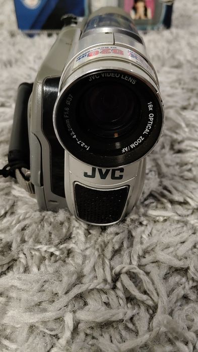 Kamera cyfrowa Mini DV JVC GR-D20E pilot ładowarka przewody