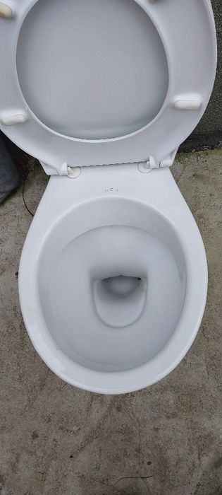 Wc kompakt, toaleta na działkę  lub remont.