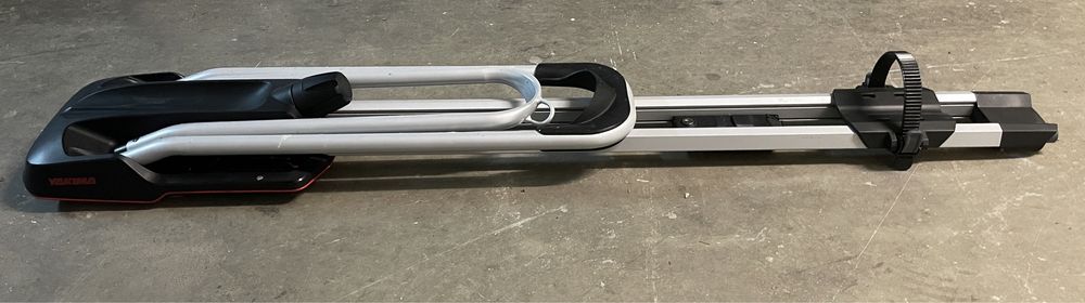 Suporte de bicicleta para barras de tejadilho