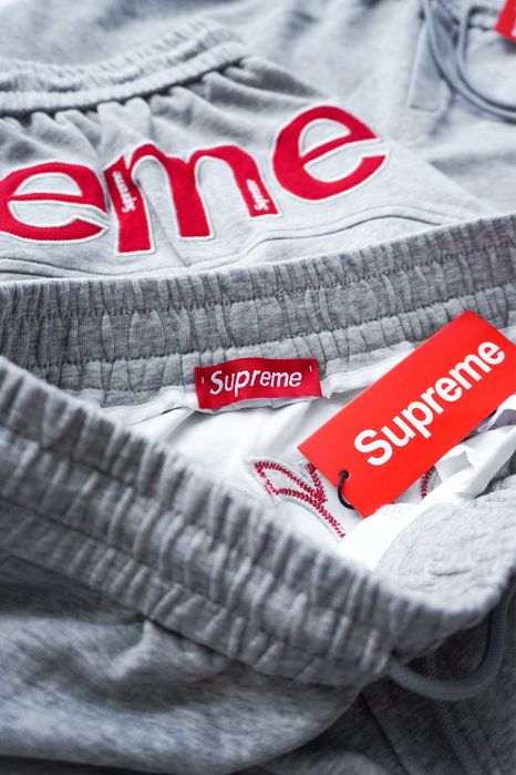 Шорти SUPREME з вишитим дизайном