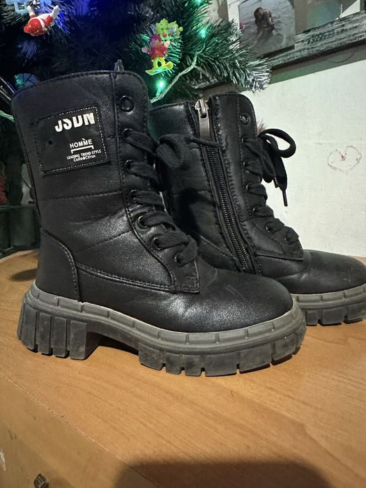 Продам ботінки для дівчинки