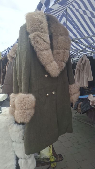Płaszczyk damski stylowy