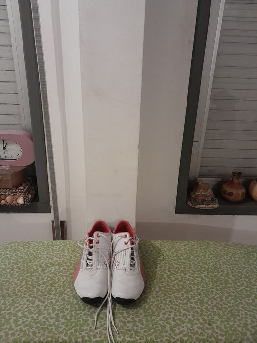 Vendo Sapatilhas de Senhora PUMA muito bonitas como novas