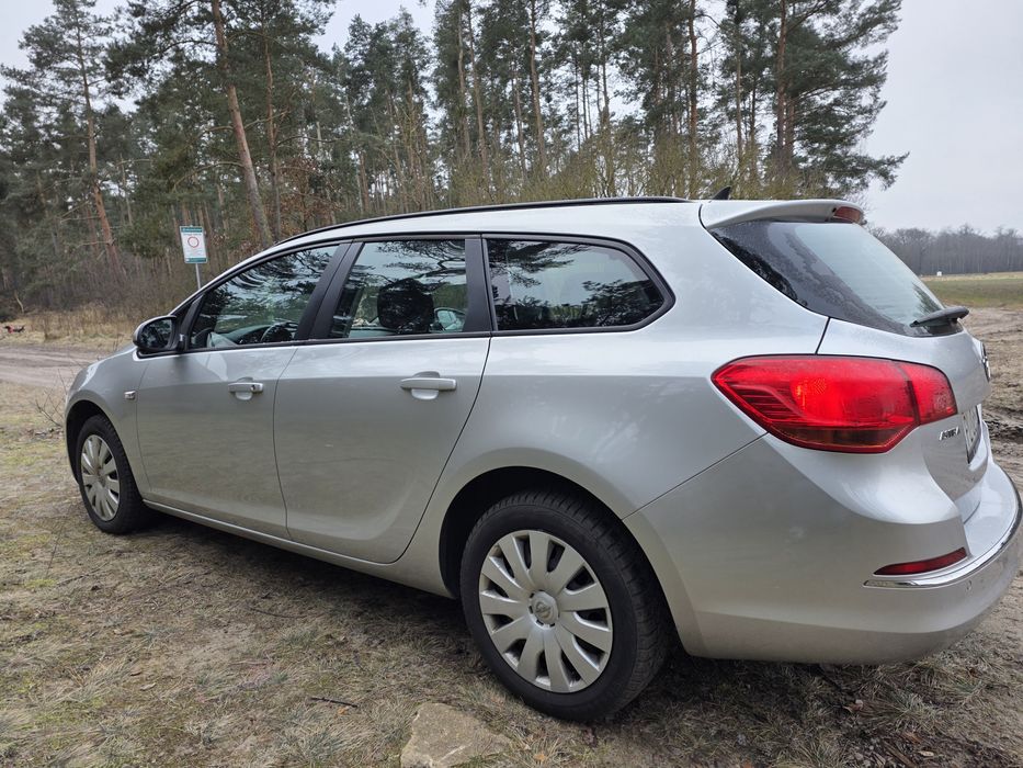 Opel Astra j kombi 1.6 CDTI SPORT TOURER