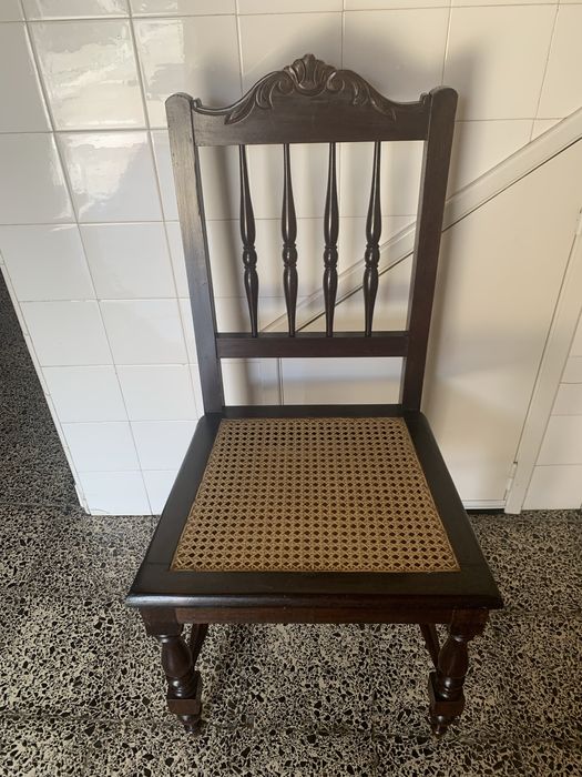 Cadeiras com fundo em palhinha - 2