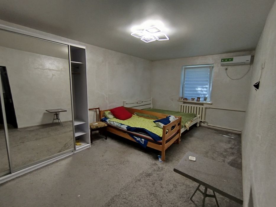 Продається просторий будинок 123м² на два окремих житла 6 cоток р-н Лиса Гора. Автономне опалення  і всі необхідні комунікації. Гараж на 2 автомобілі