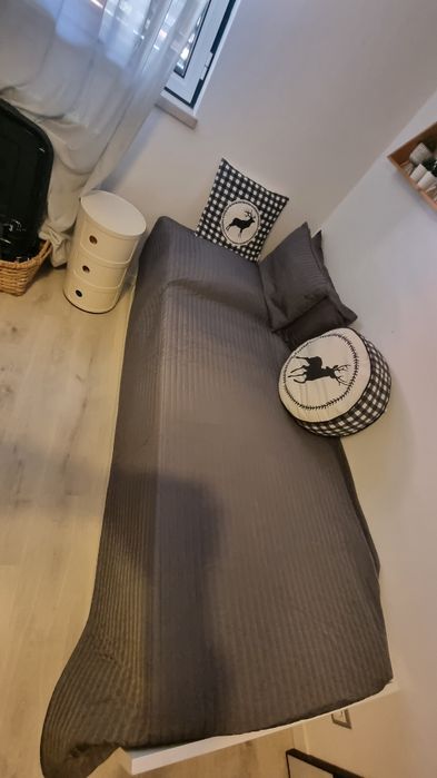 Cama Brimnes + 2 colchões como NOVA