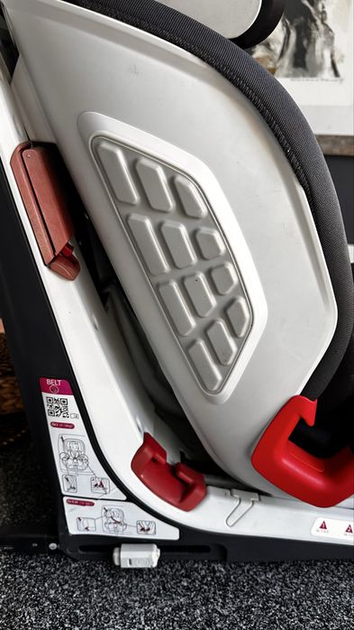 Cadeira auto (Chico Youniverse) com isofix - 9 aos 18 kg