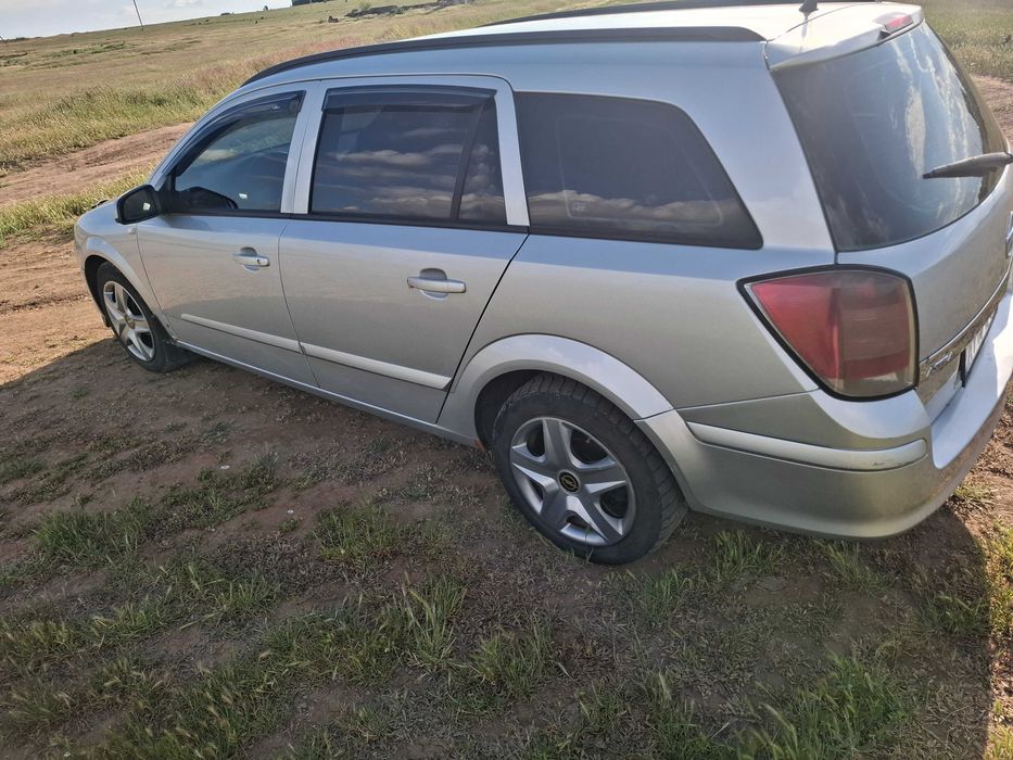 Opel Astra H універсал