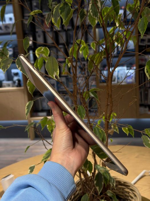 iPad 5 gen 32Gb Gold Вживаний