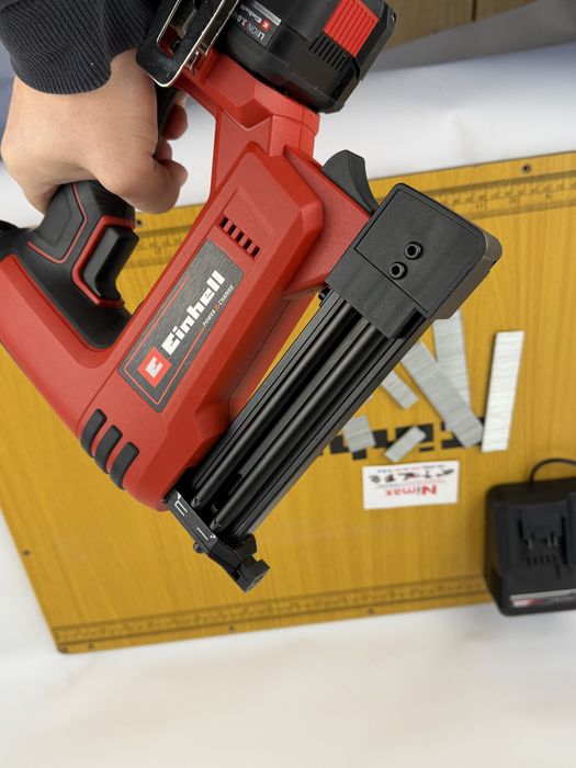 Акумуляторний степлер Einhell TE-CN 18 Li Solo з зарядкою