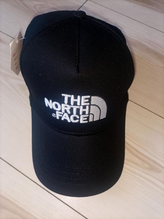 Czapka z daszkiem czarna bejsbolówka