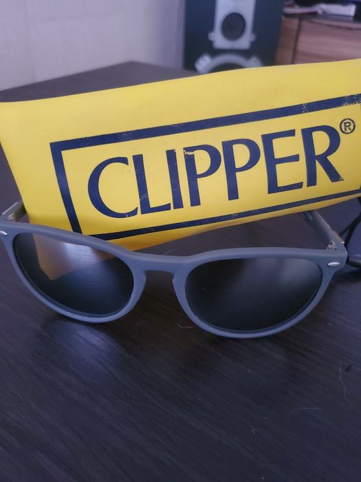 Очки солнцезащитные