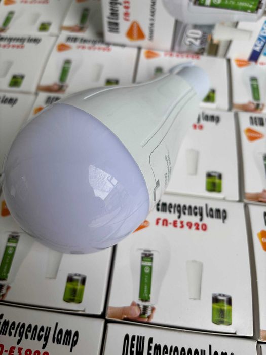 Лампа акумуляторна аварійна два 18850 акумулятор 20 вт 20W лампочка