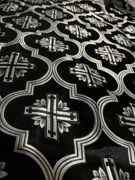 Чорний Дияконський стихарь підходить і для паламаря.