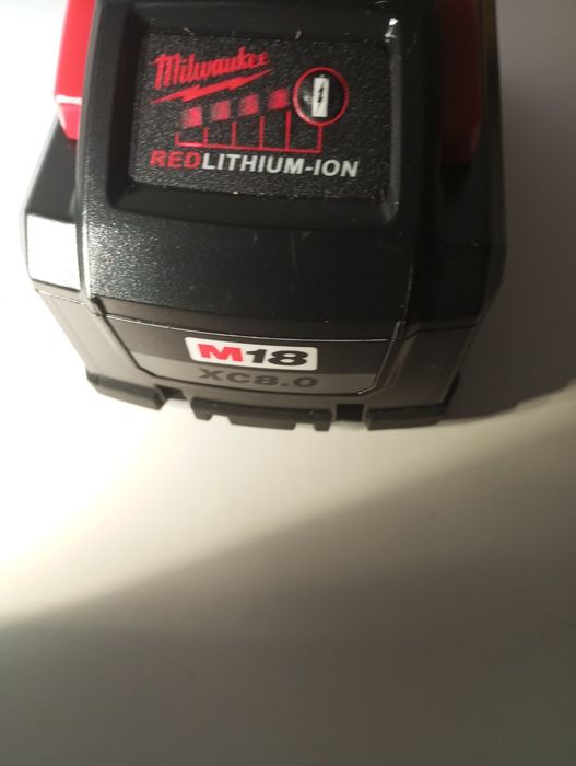 Акумулятор батарея Milwaukee 8Ач Китай