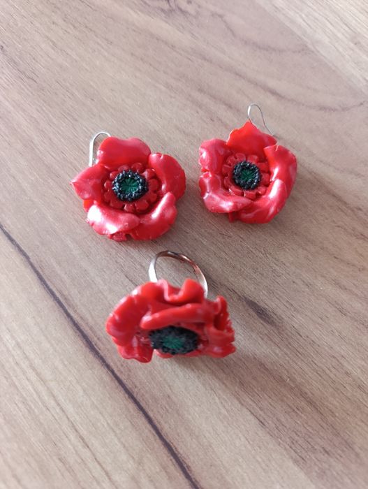 Набір ручної роботи з глини.