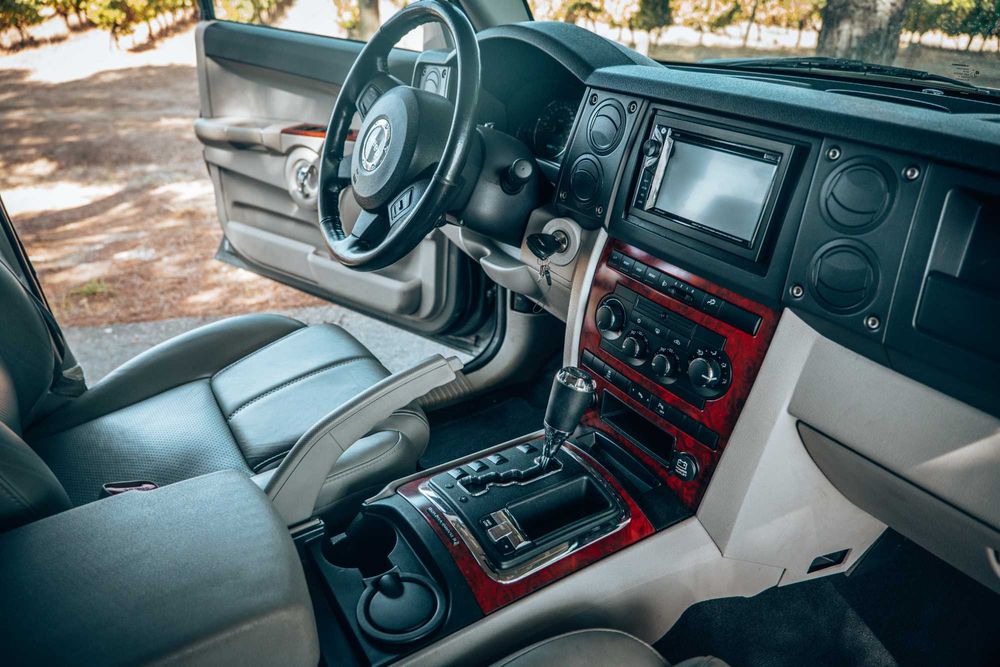 Jeep commander 3.0