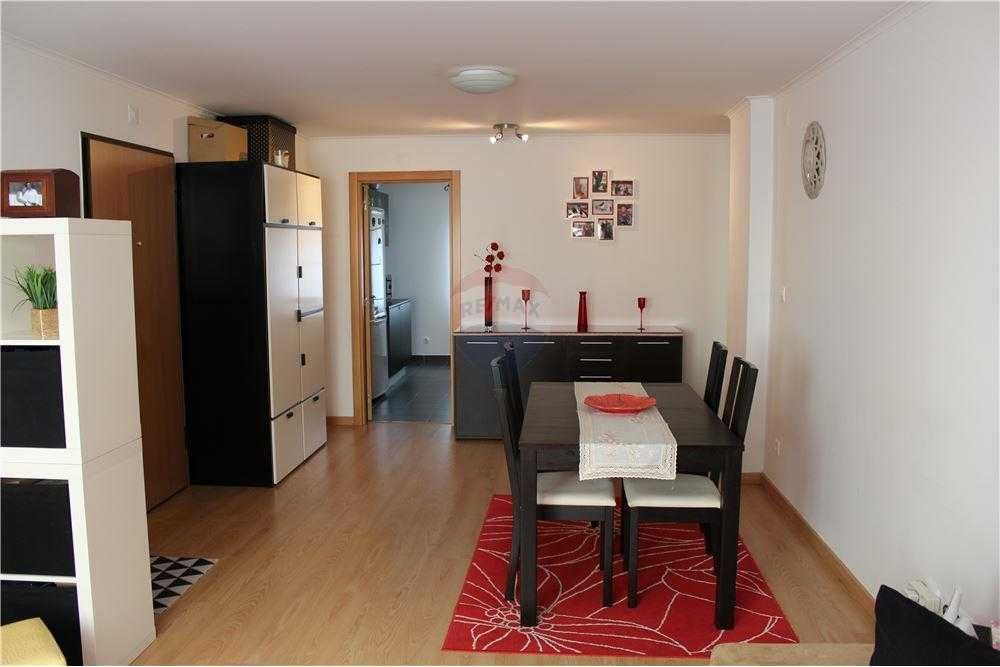 Arrenda-se Apartamento T2 Centro de Mafra c/ Novo