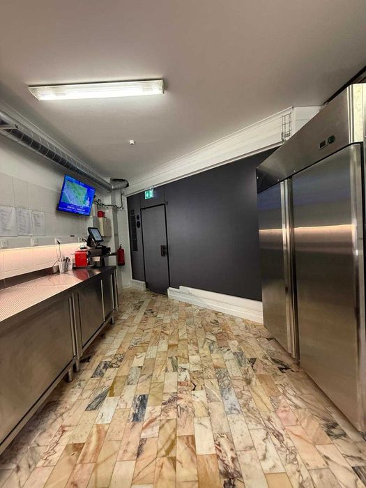 Trespasse Dark Kitchen equipada | Pronta a funcionar | Renda 620€