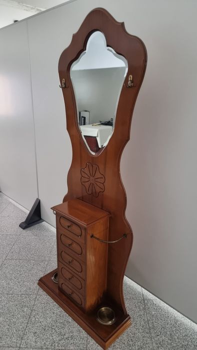 Aparador de entrada em madeira