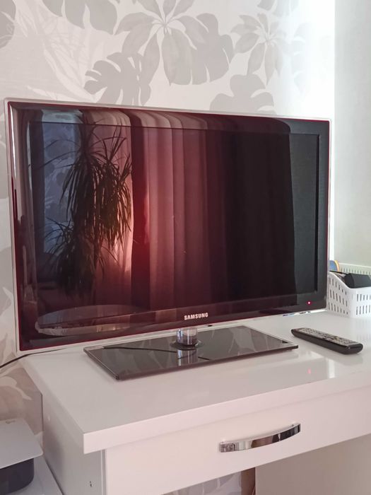 Телевізор Samsung UE32C5000QW, FulHD