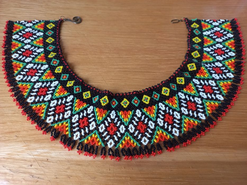 Традиційна українська силянка з бісеру, намисто до вишиванки